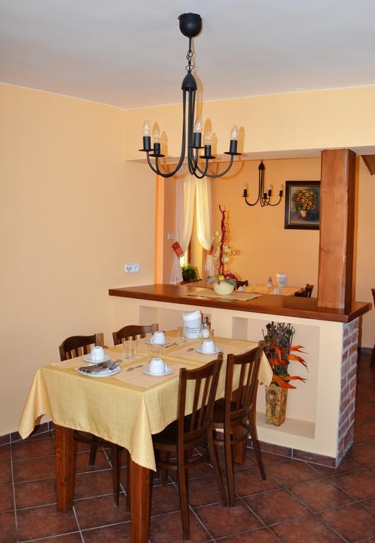 Penzion Moravsky Sommelier Valtice Exterior photo